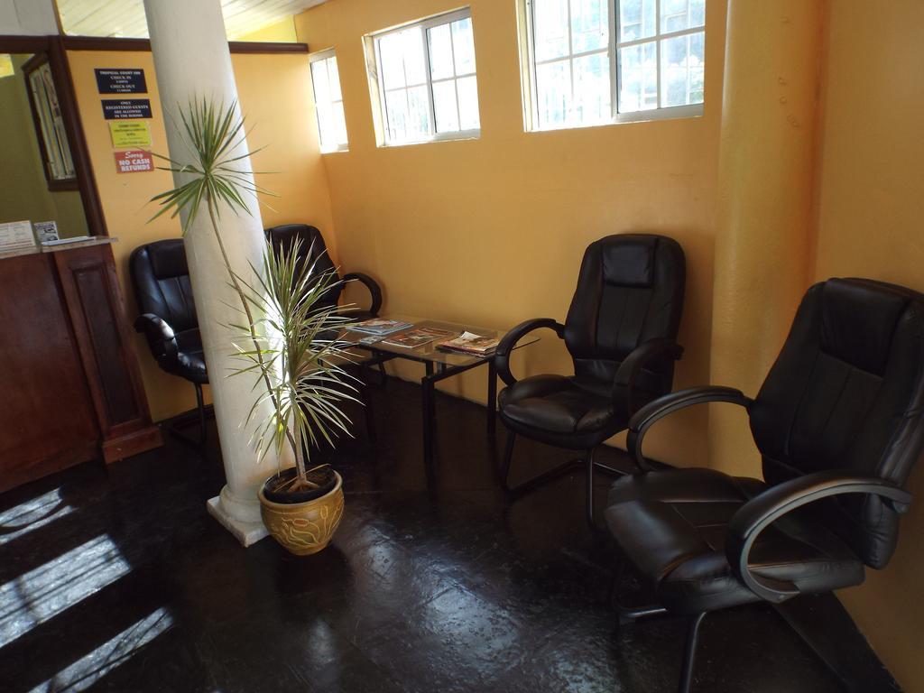Tropical Court Inn New Kingston Luaran gambar
