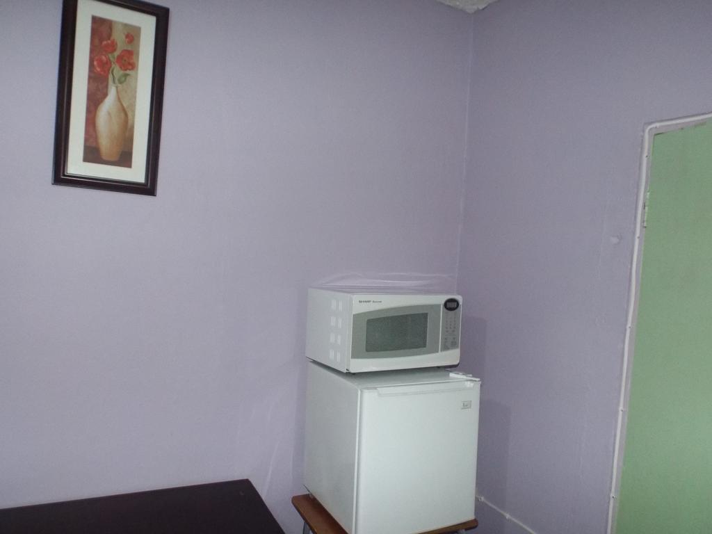 Tropical Court Inn New Kingston Bilik gambar