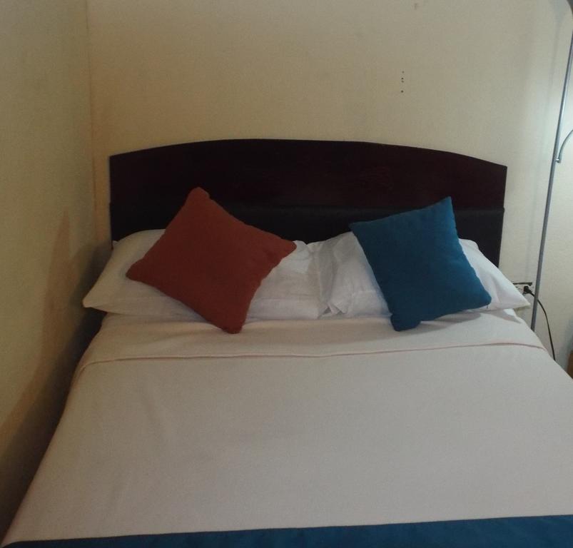 Tropical Court Inn New Kingston Bilik gambar